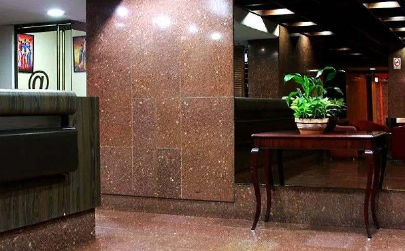Cuarta Avenida Suites Caracas 4*,